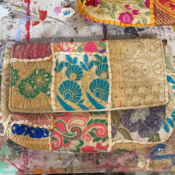 Handmade embroidery silk clutches from India! - Picture 9 of 11